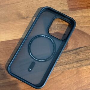 Torras MagSafe iPhone 14 Pro Black Phone Case